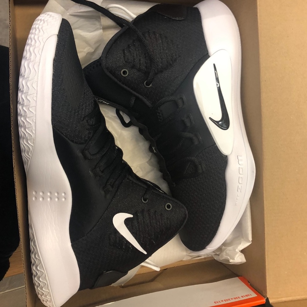 Black & White Hyperdunk x Tb